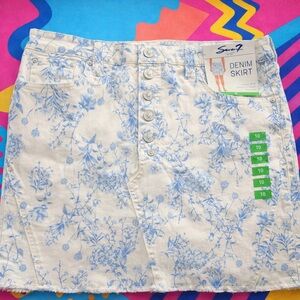 Seven7 Floral Print Denim Skirt – Size 10